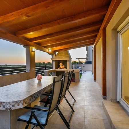 Villa Brionika Mit Pool Воднян Экстерьер фото
