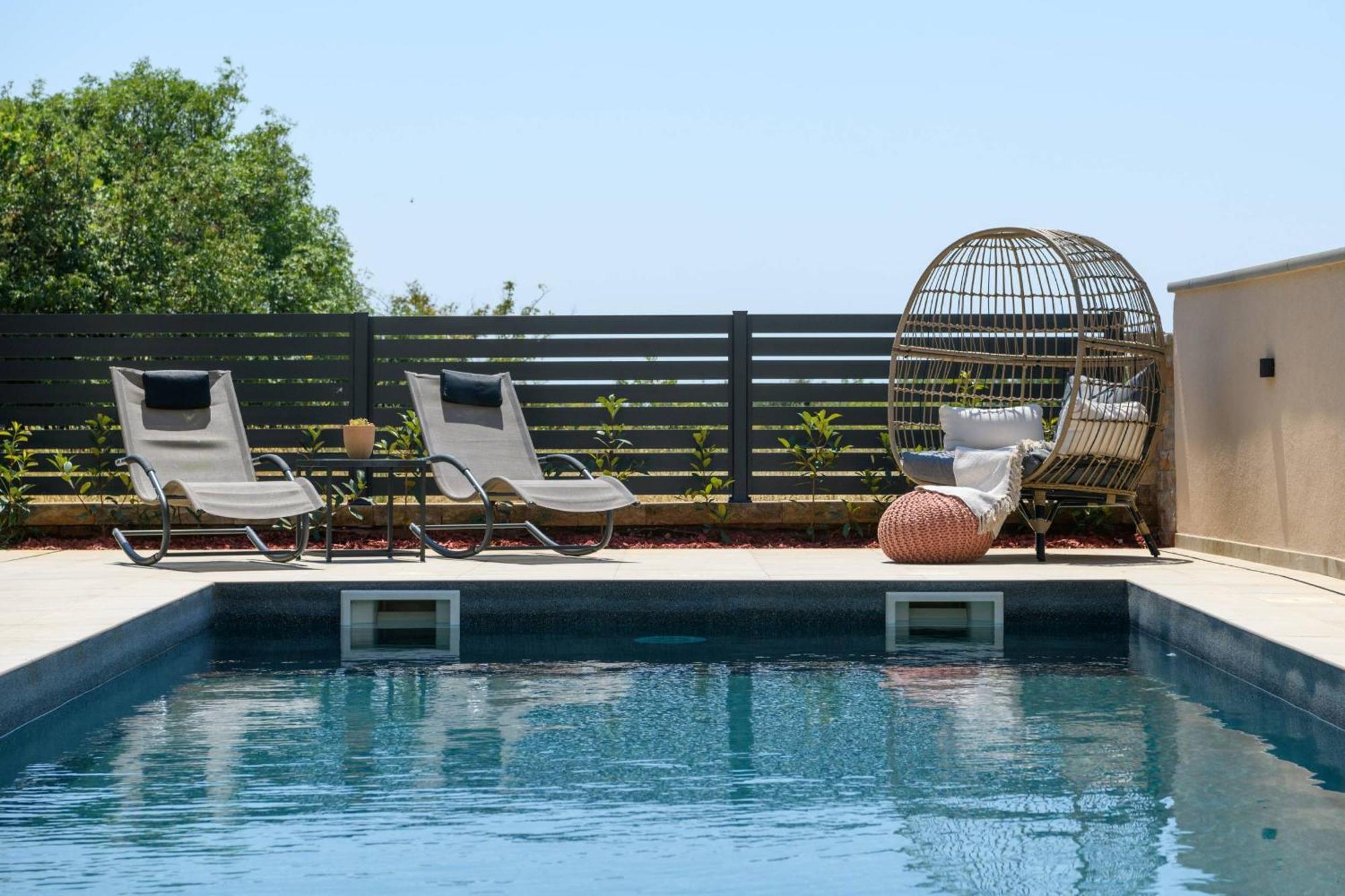 Villa Brionika Mit Pool Воднян Экстерьер фото