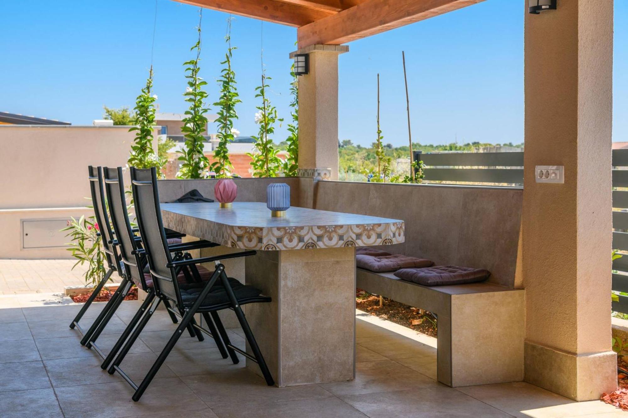 Villa Brionika Mit Pool Воднян Экстерьер фото