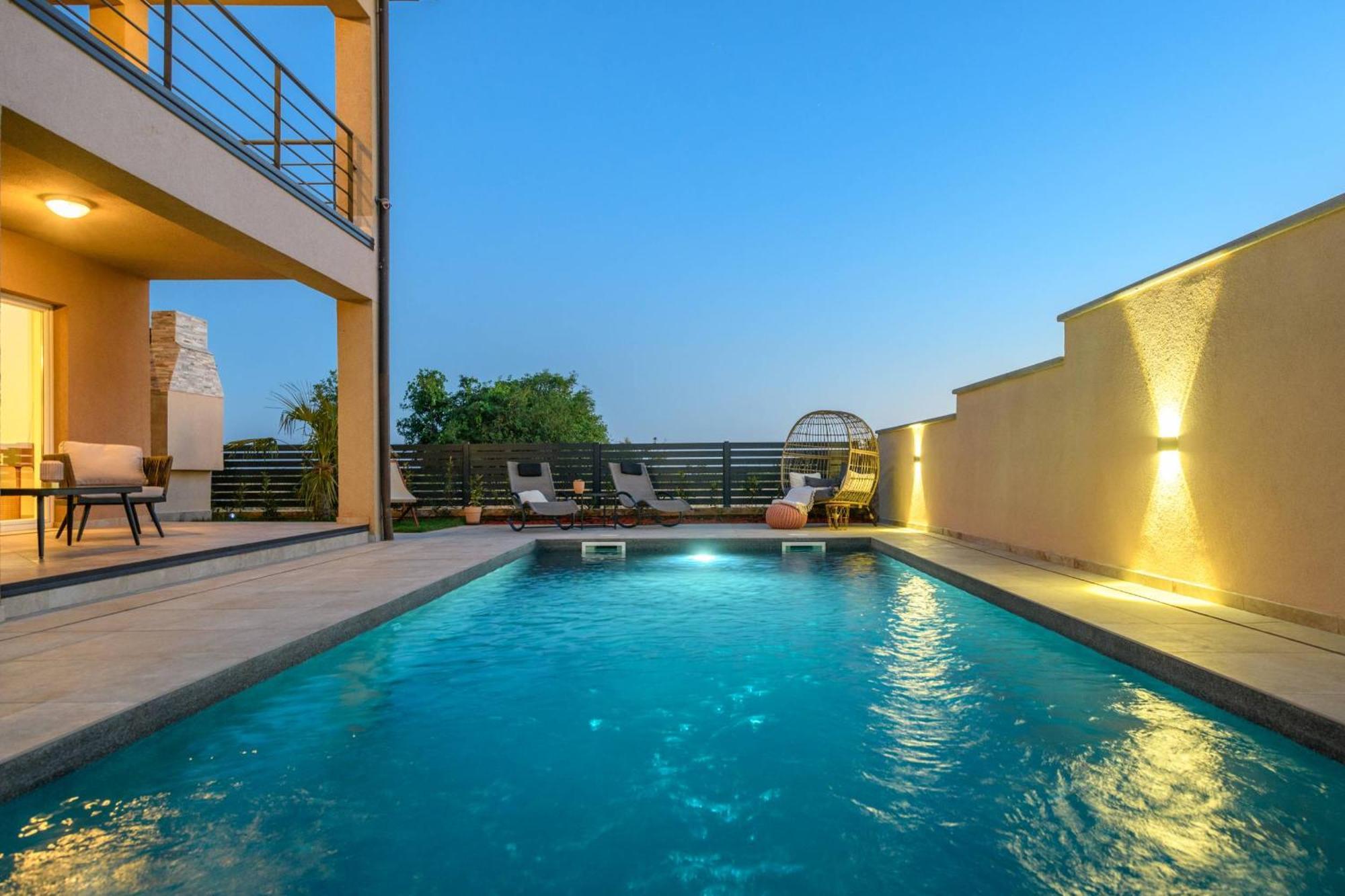 Villa Brionika Mit Pool Воднян Экстерьер фото