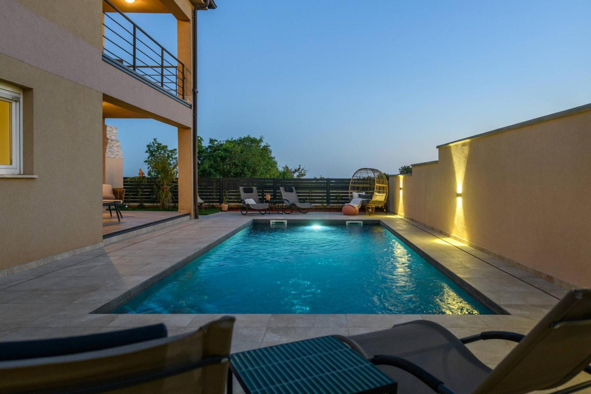 Villa Brionika Mit Pool Воднян Экстерьер фото